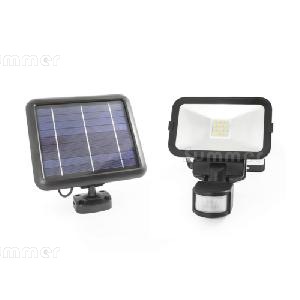 LOG CABINS xx - Solar powered outside lights with motion sensors - no running costs